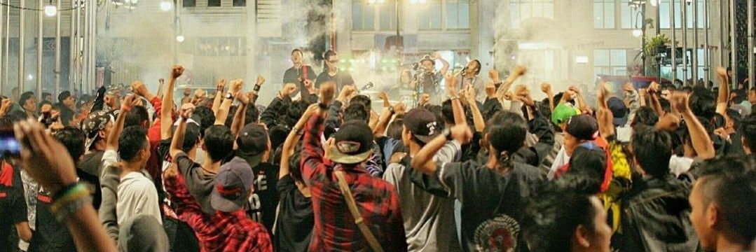 WE ARE SKATEPUNKERS banner