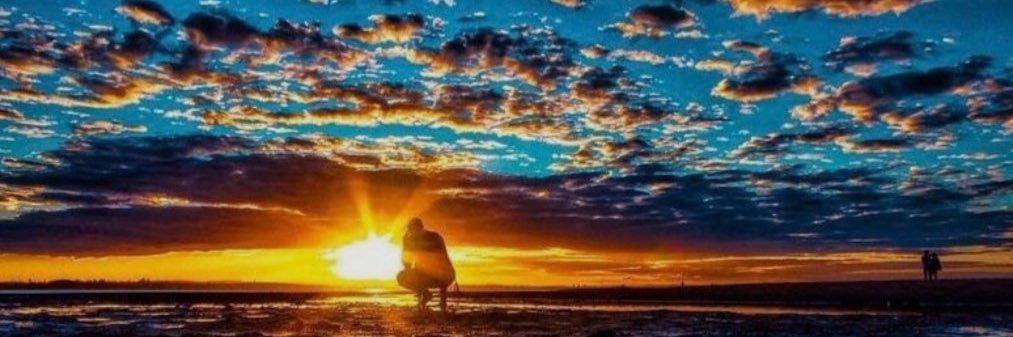 intothinaire's profile banner image