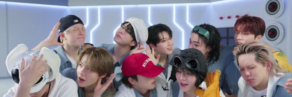 シャン페인 ❀ . * banner