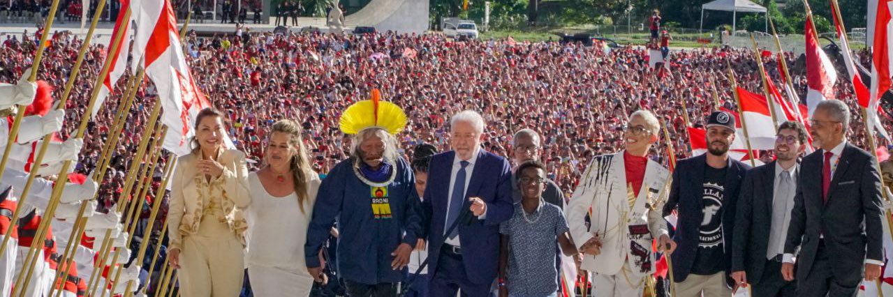 Oblíquo e dissimulado banner