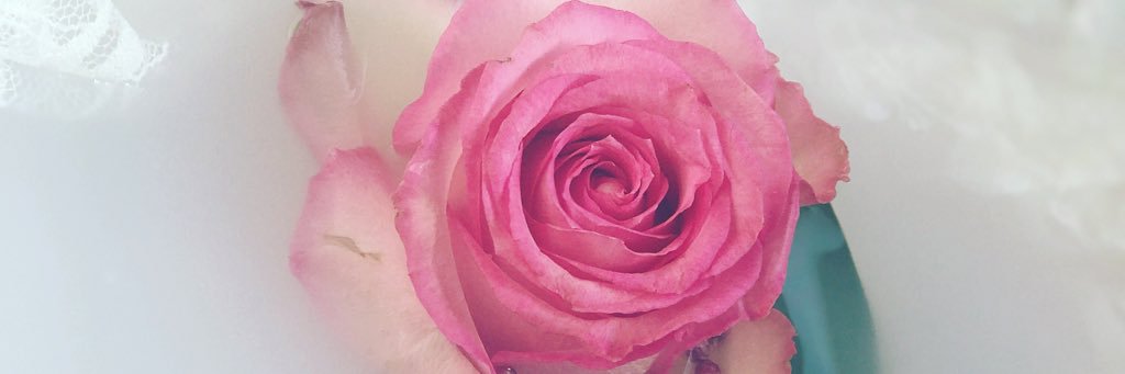 tly1009's profile banner image