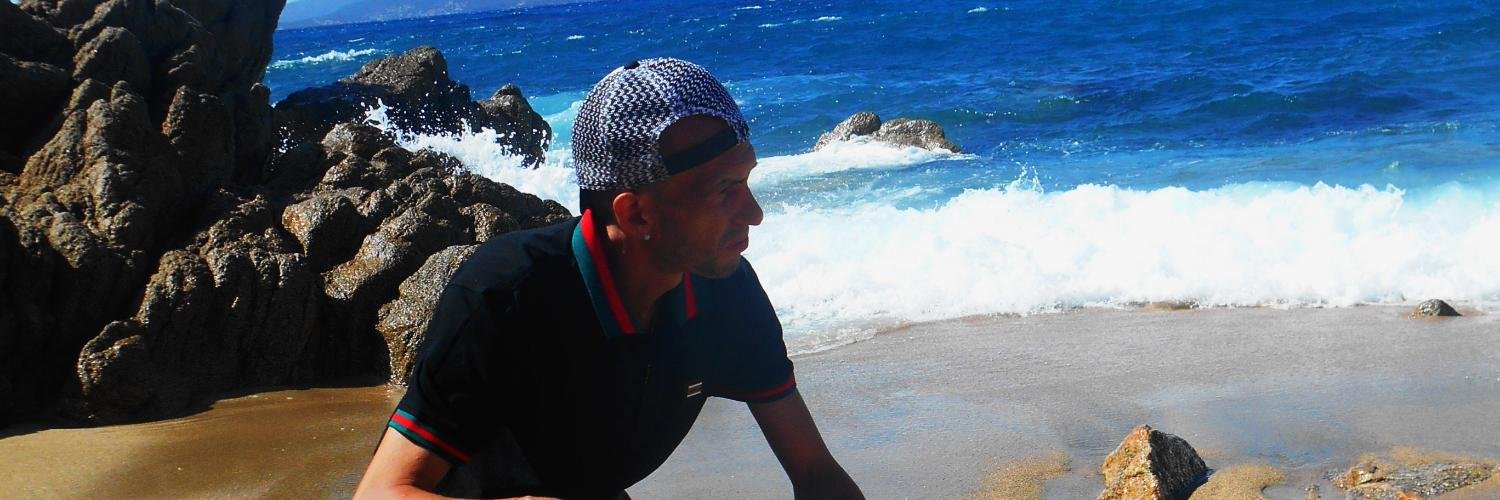 mozz_mozza's profile banner image