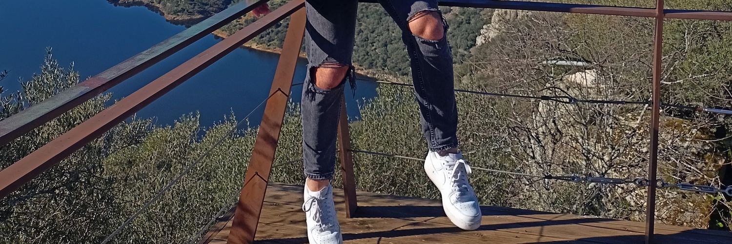 _alejandro_d_e's profile banner image