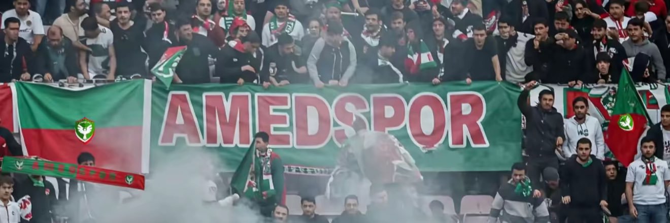 izmesut's profile banner image