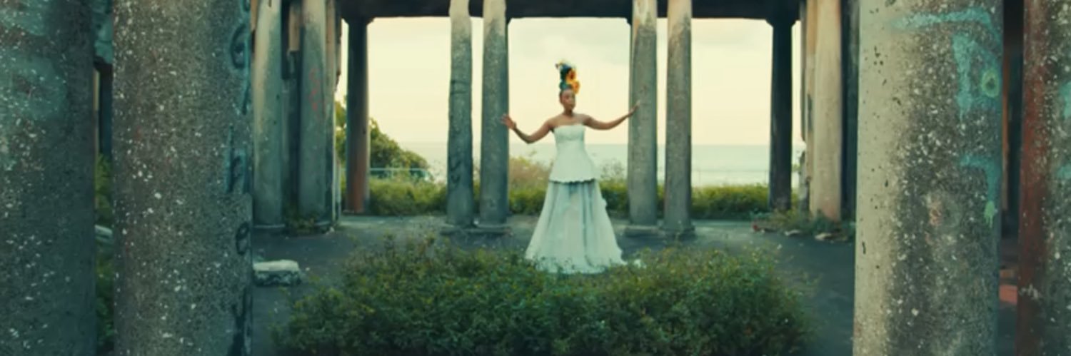 Alaine Laughton banner