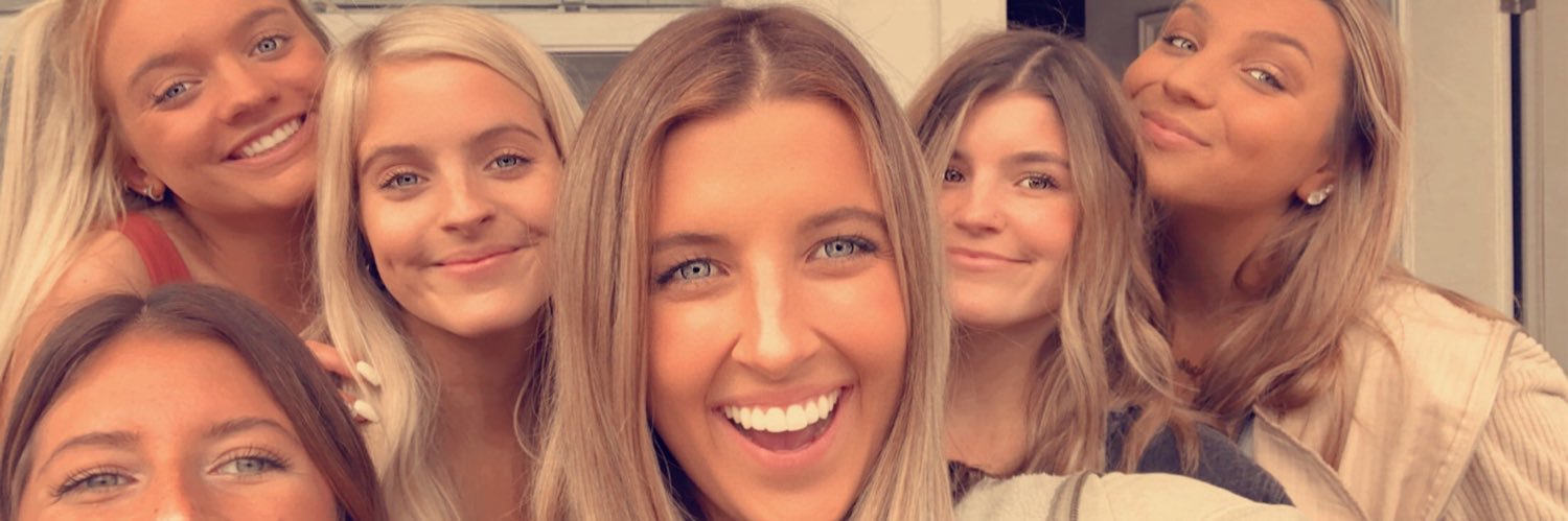 nicolemphelps's profile banner image