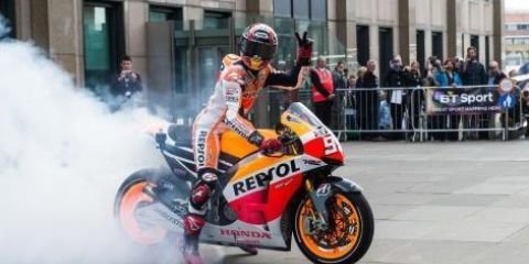 yoliii04's profile banner image