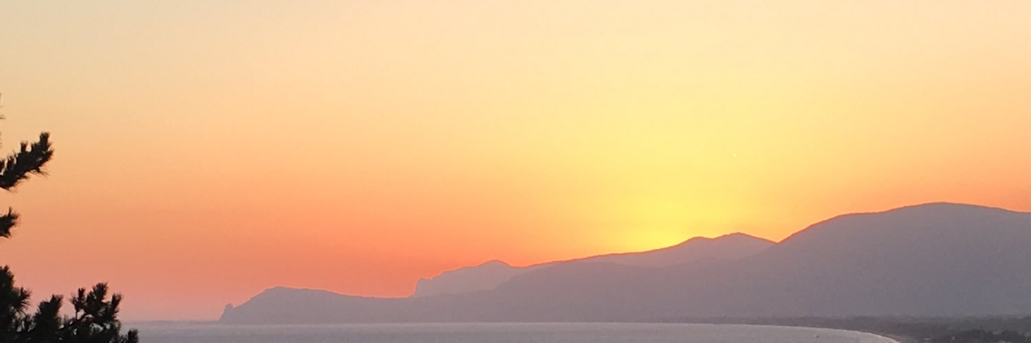 B White banner