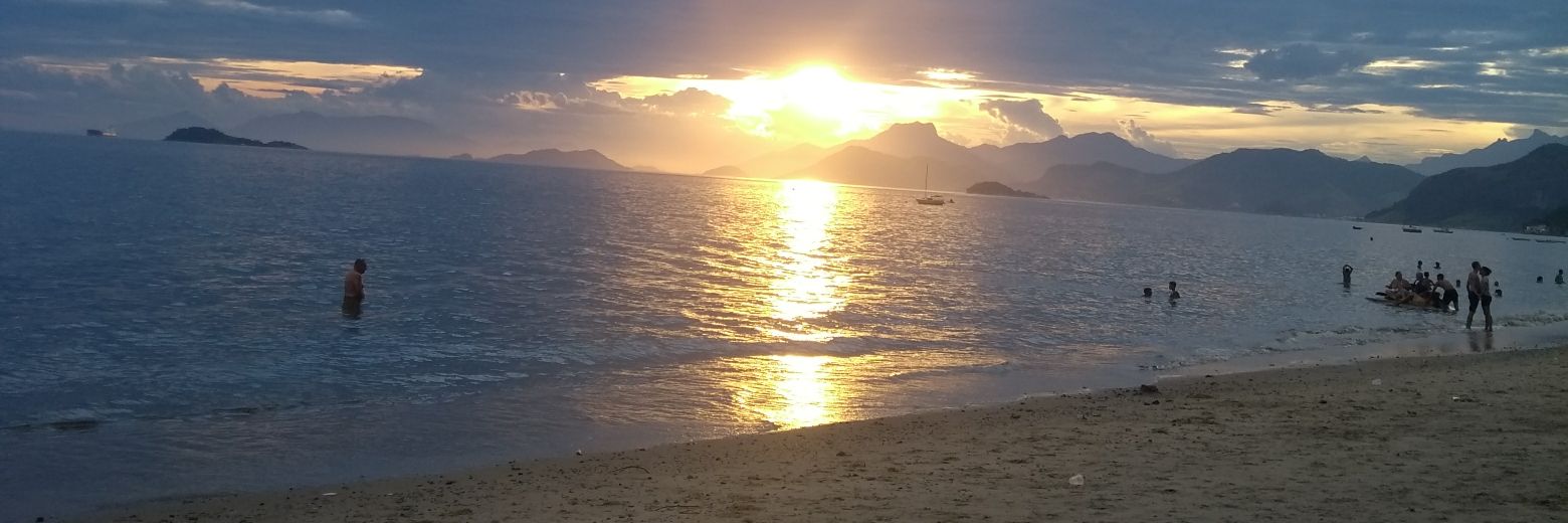 plmsnts's profile banner image