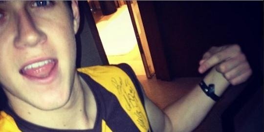 vcrizcn's profile banner image