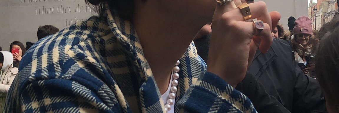 yeIIowhs's profile banner image