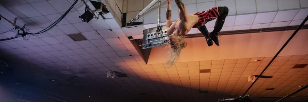 𝔗𝔥𝔢 𝔎𝔦𝔫𝔤𝔰𝔩𝔞𝔶𝔢𝔯 banner