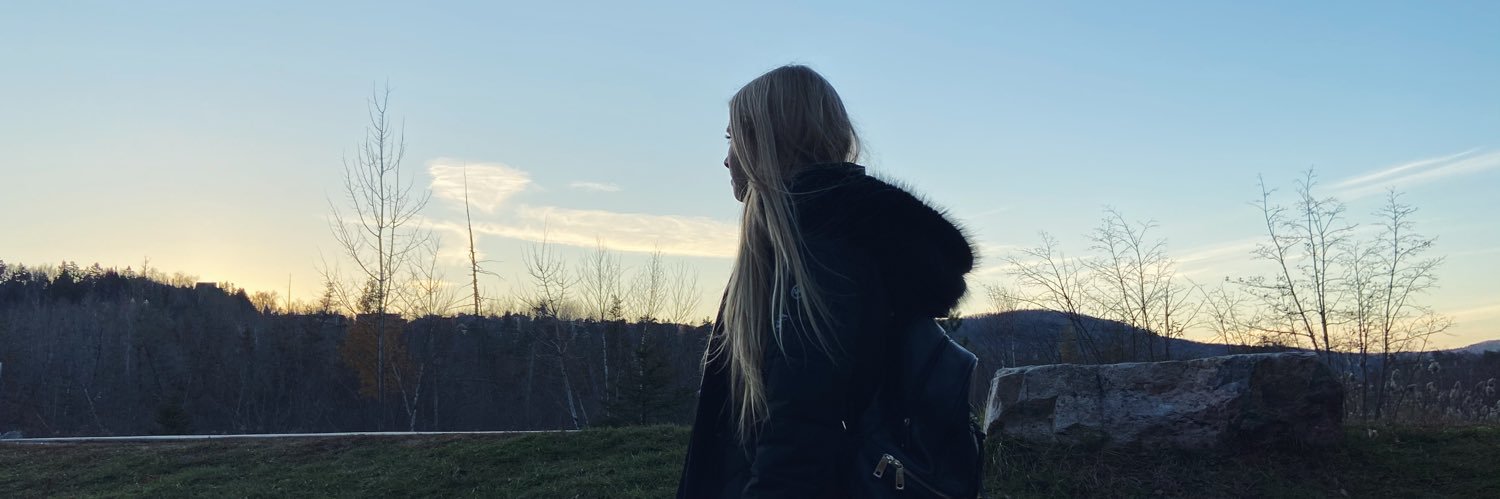daniellee13's profile banner image