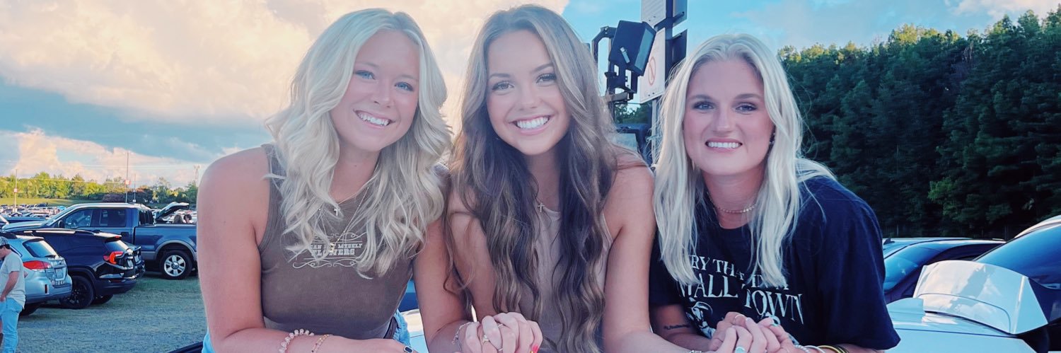 emmacheer33's profile banner image