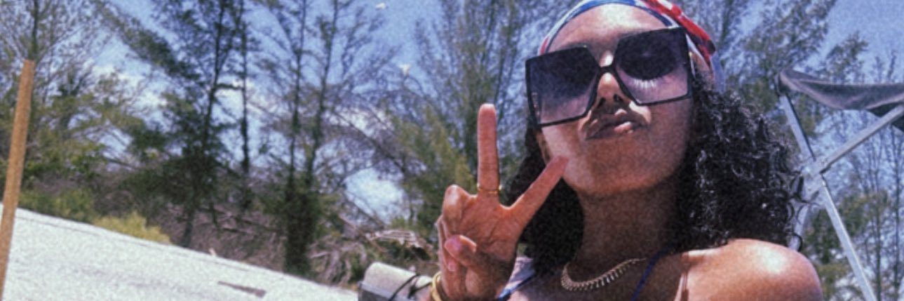 _itsdaydee's profile banner image
