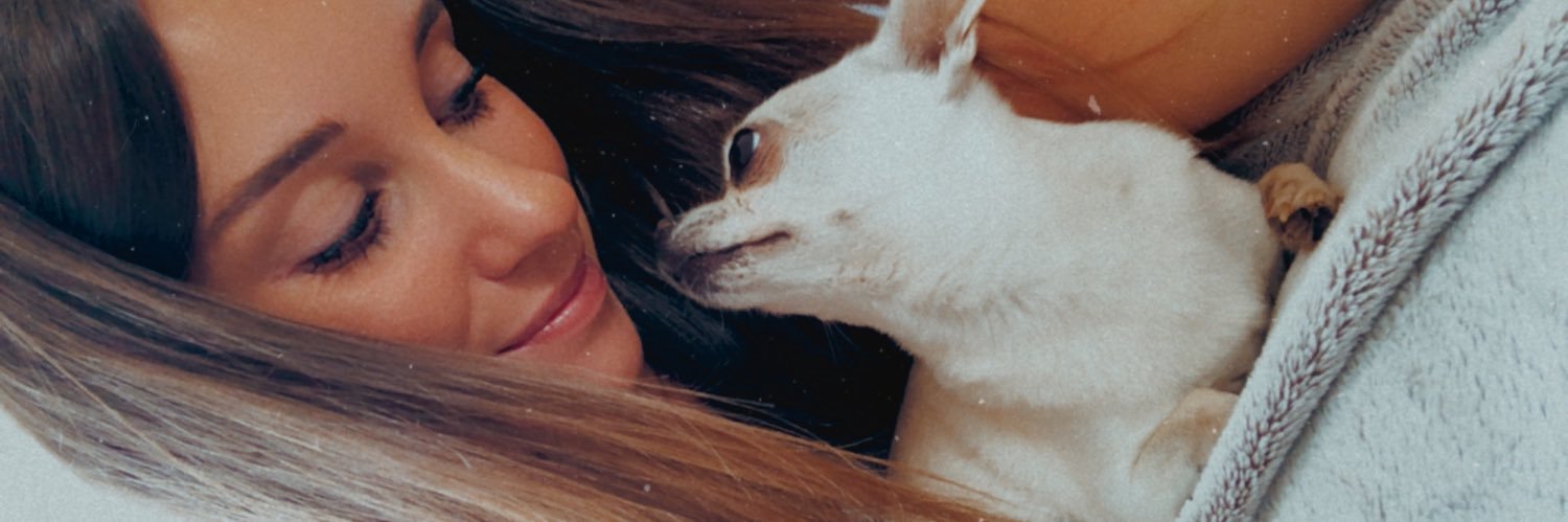cyrielle_bcht's profile banner image