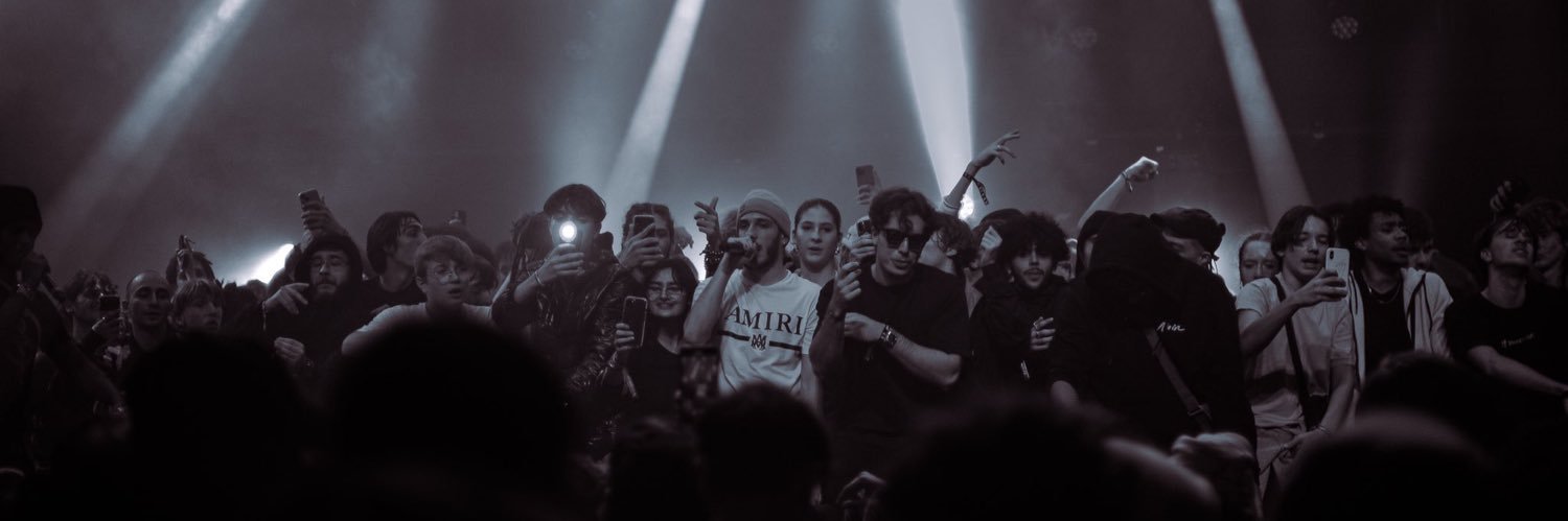 Esteyzeee's profile banner image