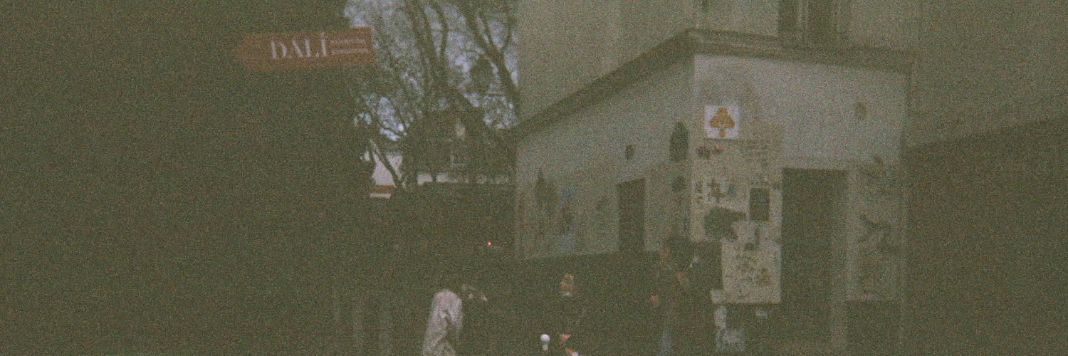 04_caracteres's profile banner image