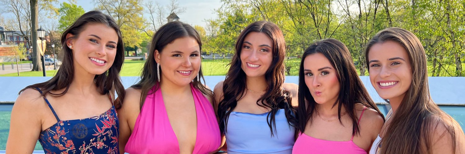 lauraarothscild's profile banner image