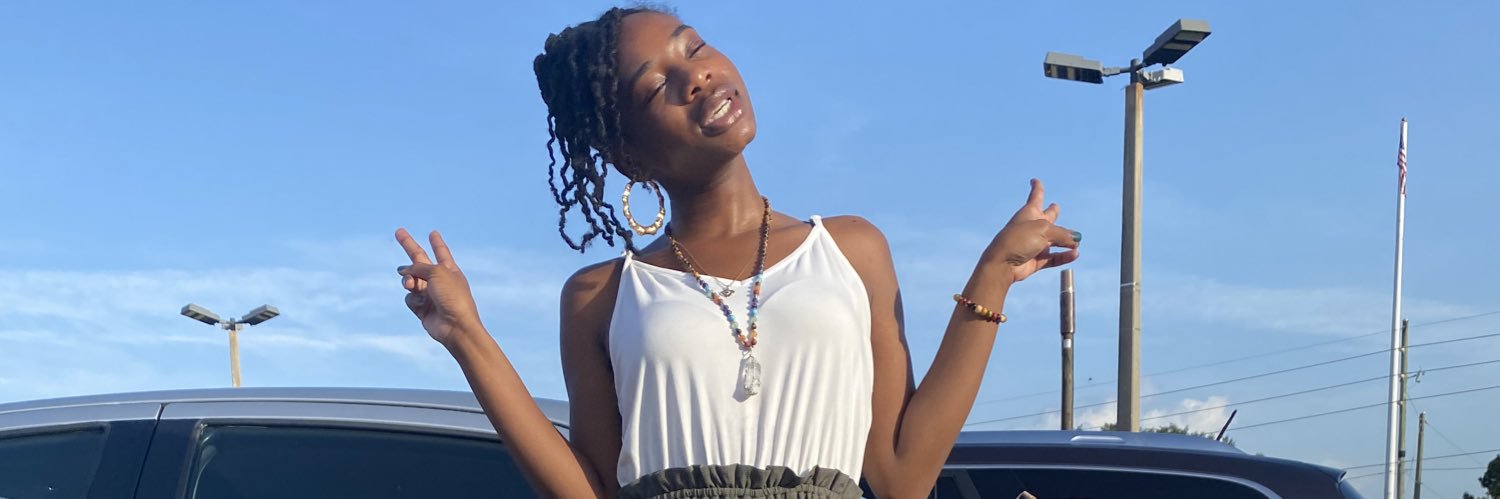 thereal_breezi's profile banner image