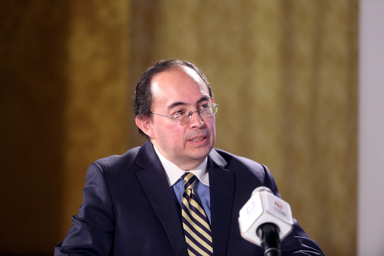 Edgar Vásquez banner