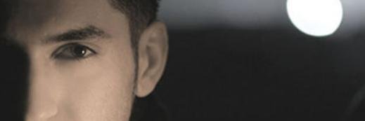على banner