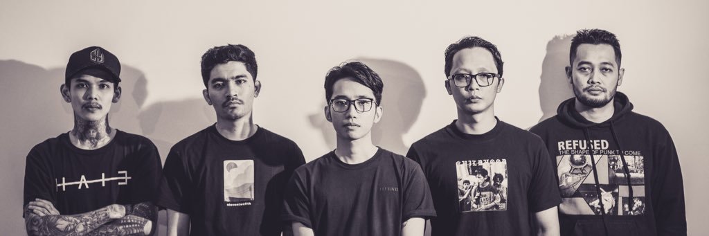 𝐋𝐄𝐅𝐓𝐎𝐕𝐄𝐑 banner