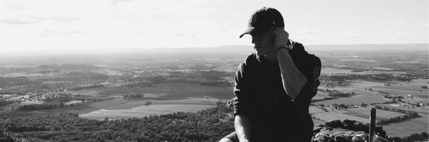 tuckynnn's profile banner image