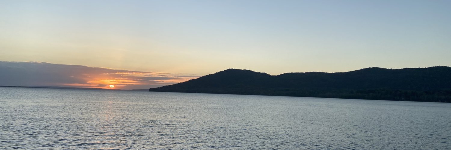 MoniMdV's profile banner image