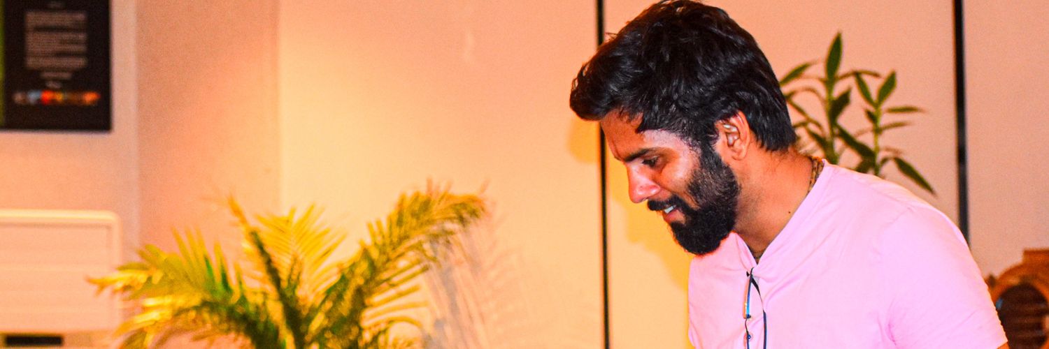 _imakg's profile banner image