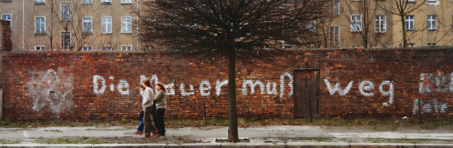 Nicky Haflinger 🐰👨‍👩‍👧‍👧 banner