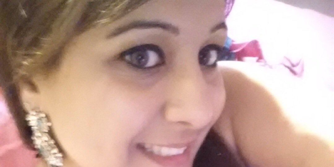 flora_priety's profile banner image