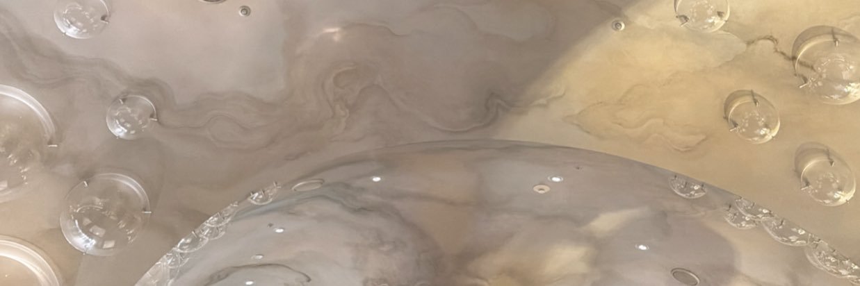 hitomi. banner