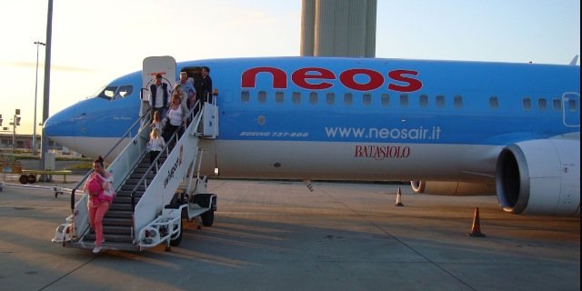 FlyNeos's profile banner image