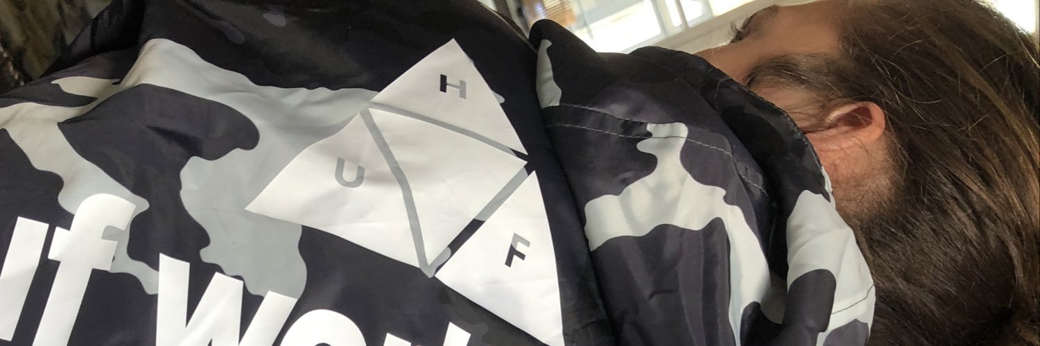 Q33 banner