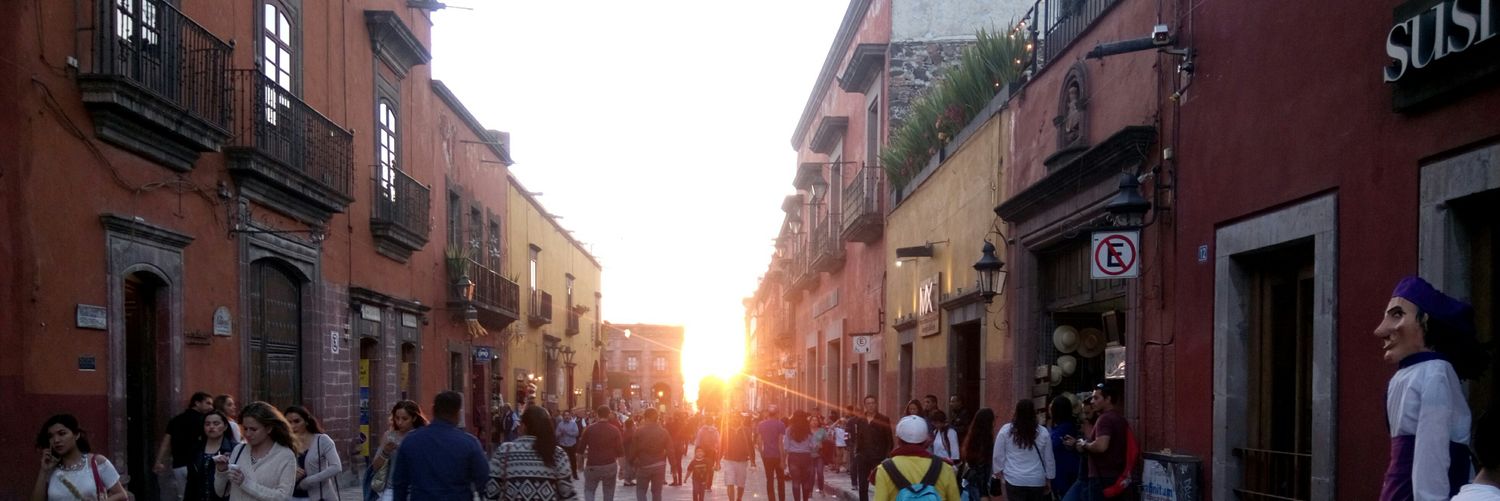 Raí con acento en la i banner