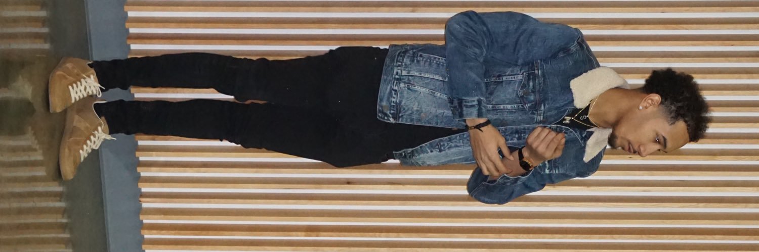 aintumike's profile banner image