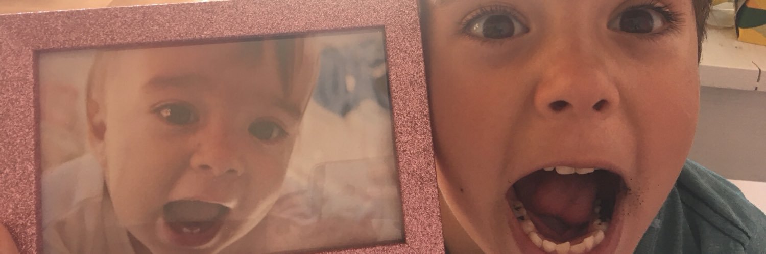 JuliFlores99's profile banner image