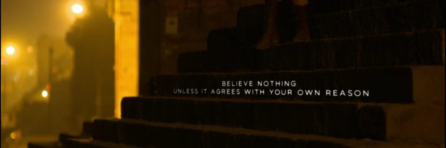 EsraAyv's profile banner image