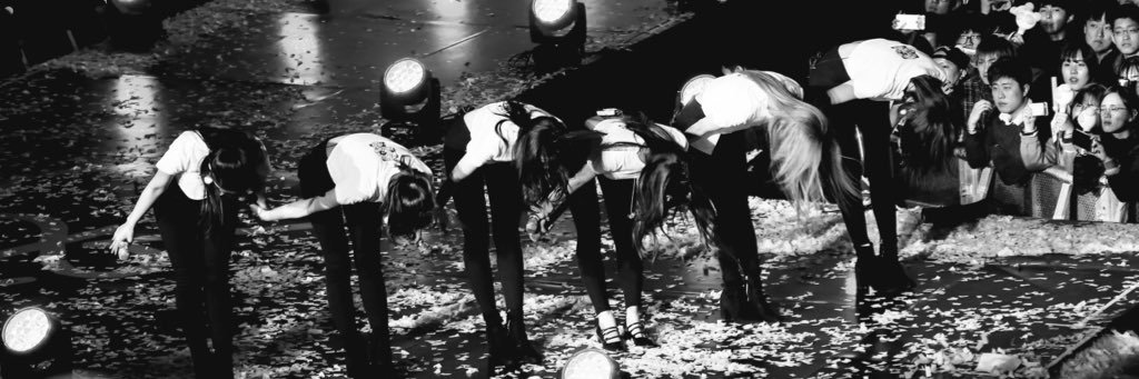ohhowyoung's profile banner image