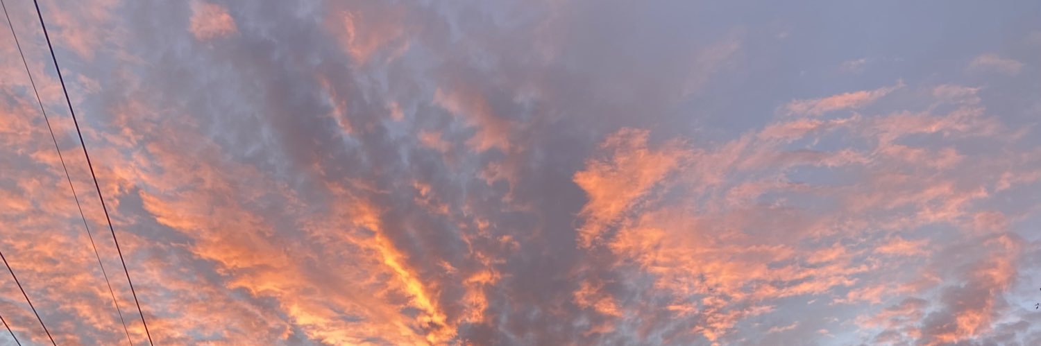 snoozyqzz's profile banner image