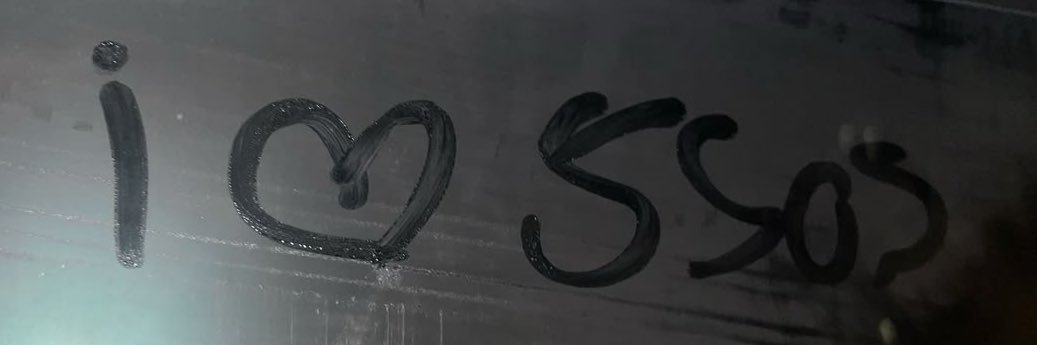 cloudselriana's profile banner image