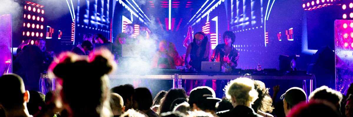 Rylie is enjoying a warm Chicago 🏃‍♀️🌞🌇 banner