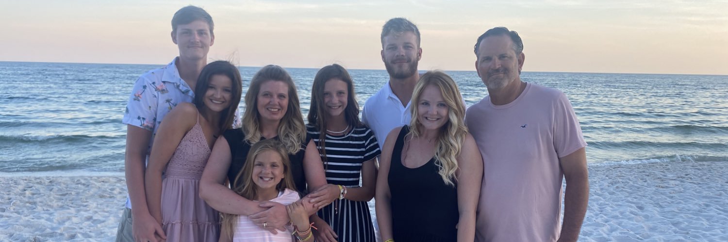 madysonhamblin's profile banner image