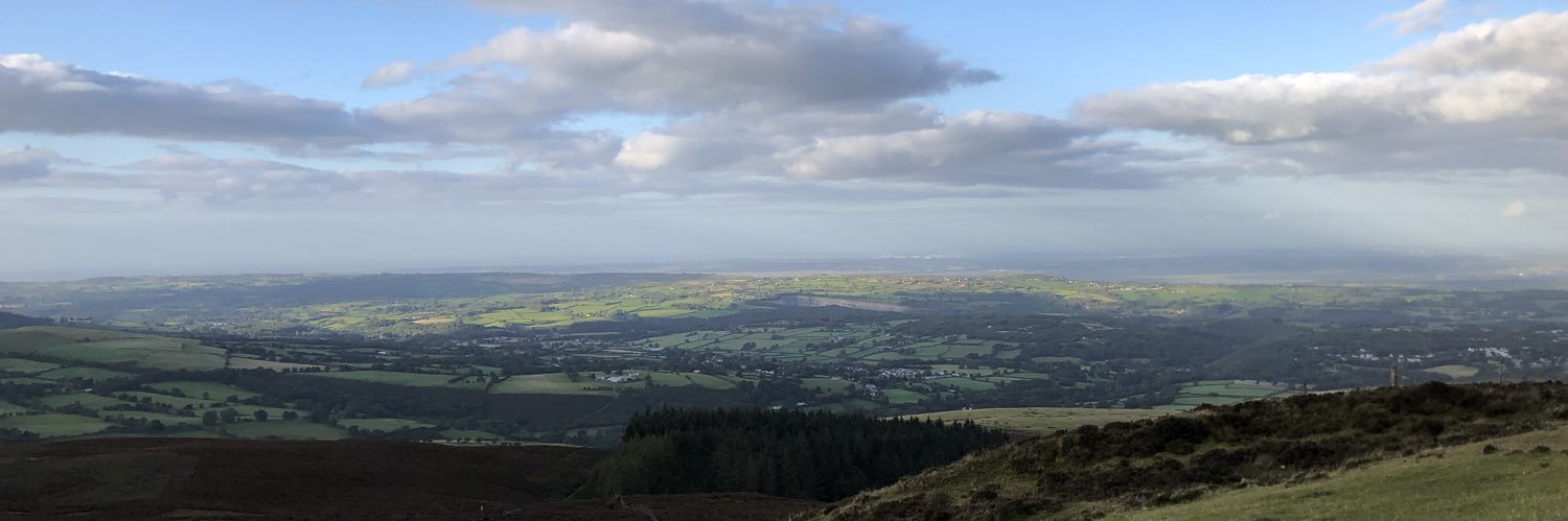 loishinchcliffe's profile banner image