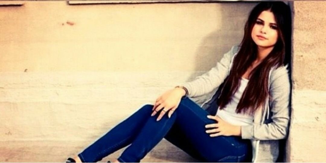 selunivers's profile banner image