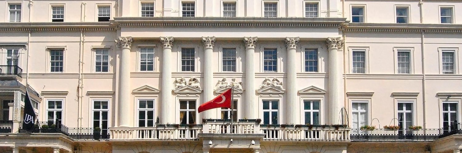 Türkiye in the UK's banner