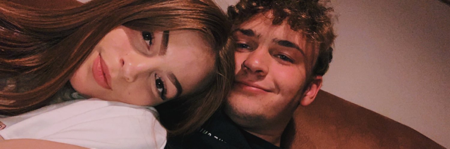 chloelhearne's profile banner image