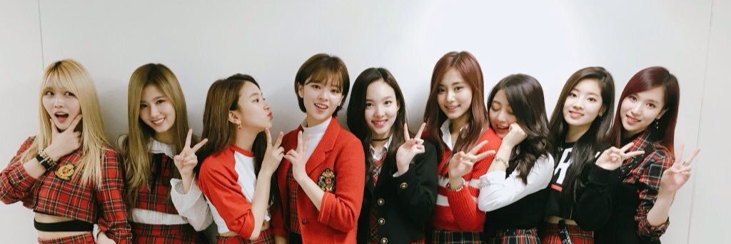 _____TWICE's profile banner image