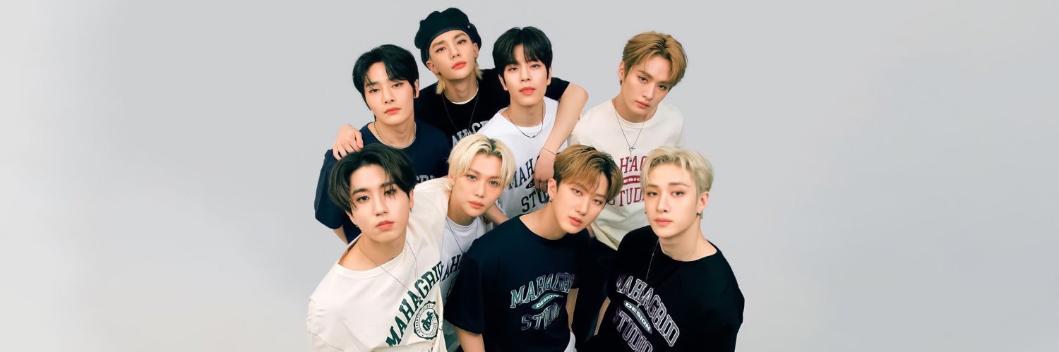 moonjenaries's profile banner image
